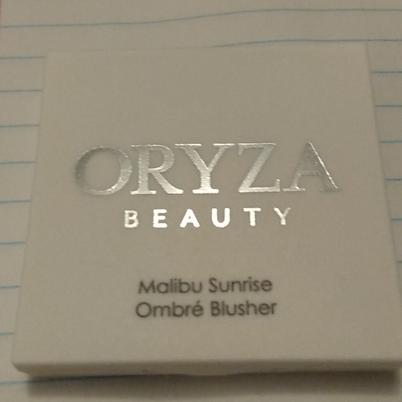 ORYZA BEAUTY Other - This is Malibu Sunrise ombré